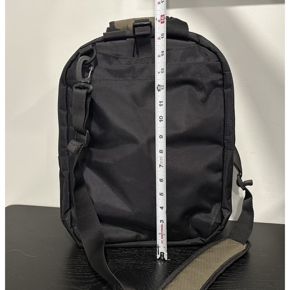 Eddie Bauer Green Black Laptop Travel Messenger Bag Shoulder Strap Day trip - Picture 3 of 12